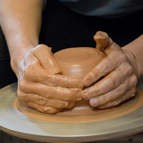 Töpferei Cafe Klett Keramikherstellung Hände